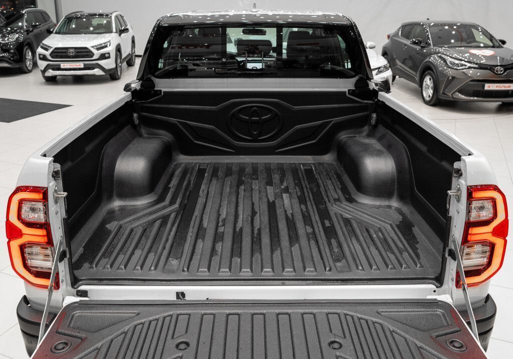 Toyota Hilux, 2024 год, 7 100 000 рублей, 19 фотография