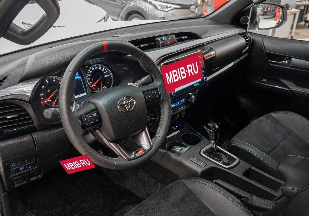 Toyota Hilux, 2024 год, 7 100 000 рублей, 26 фотография