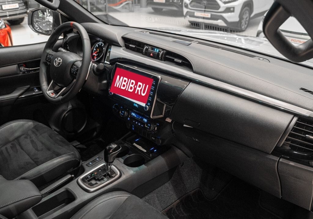 Toyota Hilux, 2024 год, 7 100 000 рублей, 29 фотография