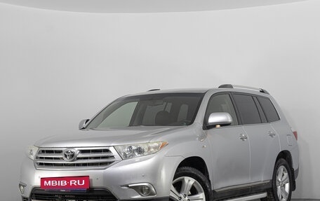 Toyota Highlander III, 2011 год, 1 829 000 рублей, 2 фотография