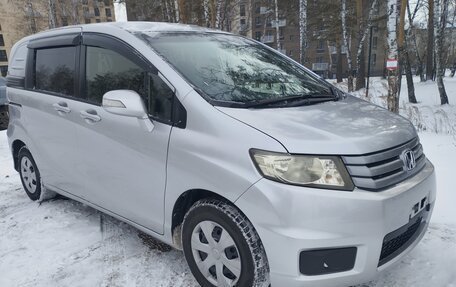 Honda Freed I, 2012 год, 1 045 000 рублей, 1 фотография