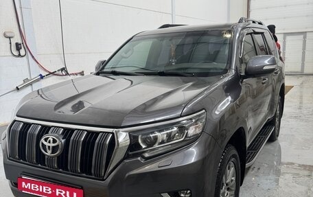 Toyota Land Cruiser Prado 150 рестайлинг 2, 2018 год, 7 500 000 рублей, 27 фотография