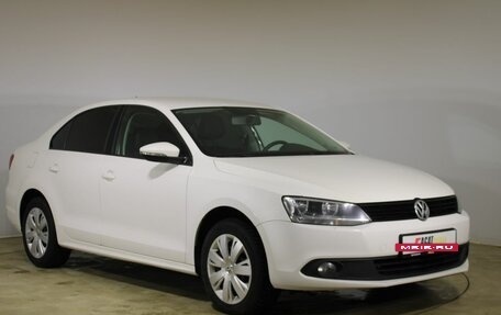 Volkswagen Jetta VI, 2013 год, 999 000 рублей, 3 фотография