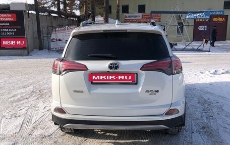 Toyota RAV4, 2018 год, 3 200 000 рублей, 4 фотография