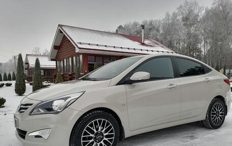 Hyundai Solaris II рестайлинг, 2015 год, 1 290 000 рублей, 1 фотография