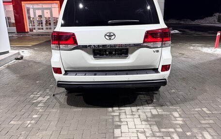 Toyota Land Cruiser 200, 2017 год, 7 700 000 рублей, 4 фотография