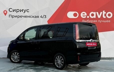 Toyota Noah III, 2019 год, 2 720 000 рублей, 4 фотография