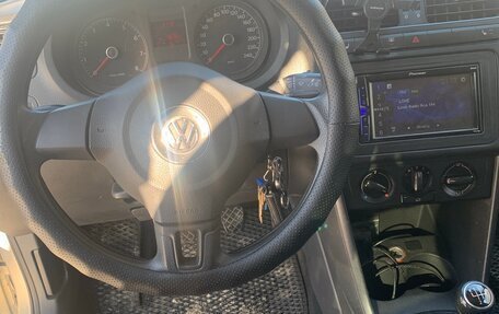 Volkswagen Polo VI (EU Market), 2011 год, 750 000 рублей, 10 фотография