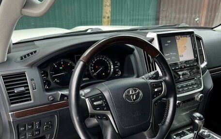 Toyota Land Cruiser 200, 2018 год, 8 599 000 рублей, 3 фотография