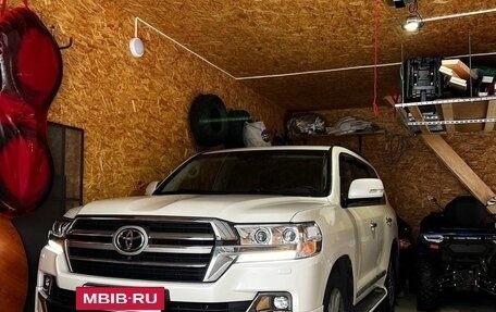 Toyota Land Cruiser 200, 2018 год, 8 599 000 рублей, 5 фотография