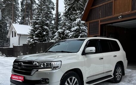 Toyota Land Cruiser 200, 2018 год, 8 599 000 рублей, 10 фотография