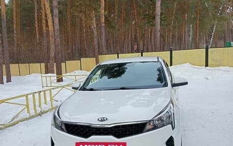 KIA Rio IV, 2021 год, 1 990 000 рублей, 3 фотография