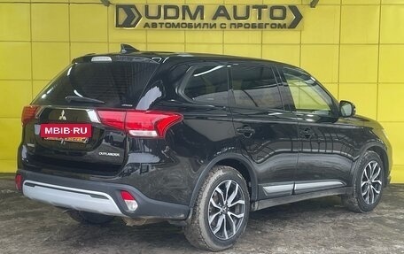 Mitsubishi Outlander III рестайлинг 3, 2019 год, 2 249 000 рублей, 5 фотография