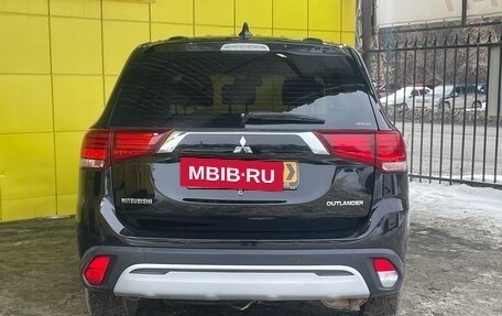 Mitsubishi Outlander III рестайлинг 3, 2019 год, 2 249 000 рублей, 6 фотография