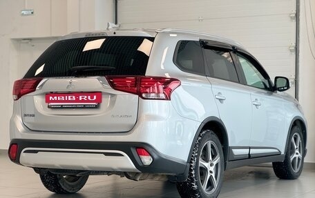 Mitsubishi Outlander III рестайлинг 3, 2019 год, 2 280 000 рублей, 6 фотография