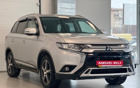 Mitsubishi Outlander III рестайлинг 3, 2019 год, 2 280 000 рублей, 3 фотография