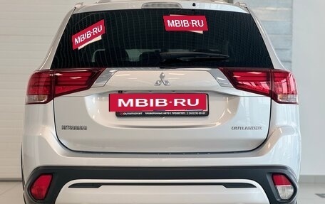 Mitsubishi Outlander III рестайлинг 3, 2019 год, 2 280 000 рублей, 7 фотография