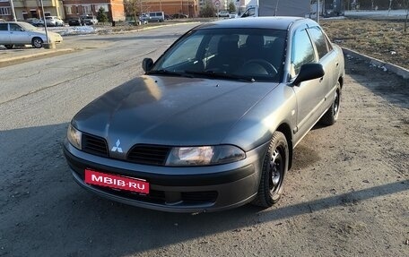 Mitsubishi Carisma I, 2003 год, 320 000 рублей, 1 фотография