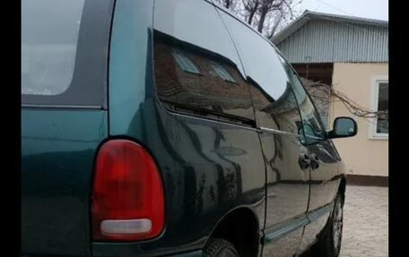 Chrysler Voyager III, 1999 год, 310 000 рублей, 2 фотография