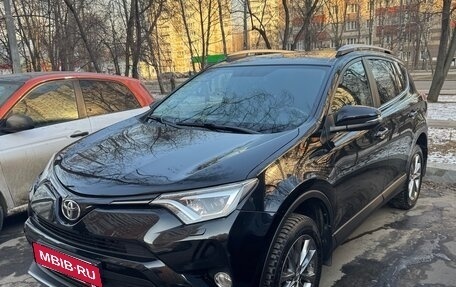 Toyota RAV4, 2018 год, 3 000 000 рублей, 1 фотография