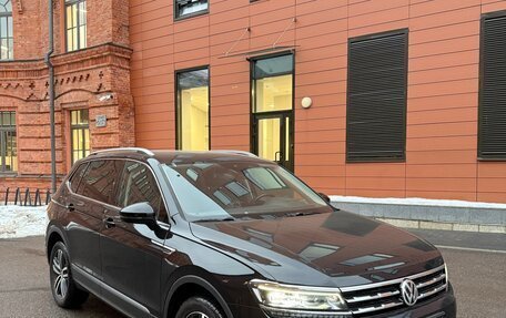 Volkswagen Tiguan II, 2020 год, 3 750 000 рублей, 3 фотография