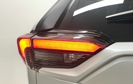 Toyota RAV4, 2024 год, 4 600 000 рублей, 10 фотография