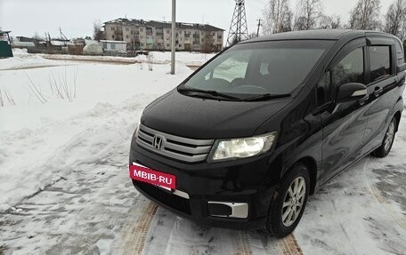 Honda Freed I, 2013 год, 1 320 000 рублей, 5 фотография