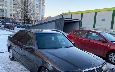 Mercedes-Benz C-Класс, 1993 год, 280 000 рублей, 2 фотография