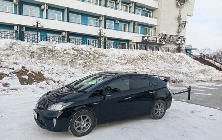 Toyota Prius, 2014 год, 1 350 000 рублей, 2 фотография