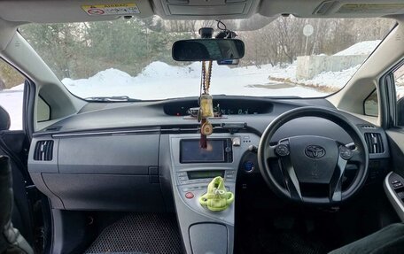 Toyota Prius, 2014 год, 1 350 000 рублей, 20 фотография