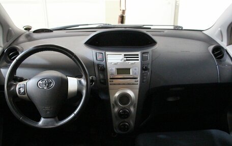 Toyota Yaris III рестайлинг, 2008 год, 750 000 рублей, 14 фотография