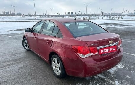 Chevrolet Cruze II, 2010 год, 560 000 рублей, 3 фотография