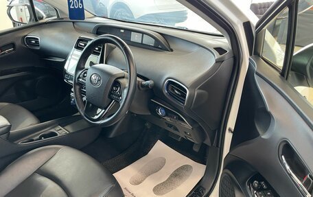 Toyota Prius IV XW50, 2019 год, 2 329 000 рублей, 10 фотография