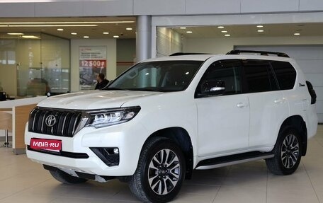 Toyota Land Cruiser Prado 150 рестайлинг 2, 2021 год, 9 200 000 рублей, 1 фотография