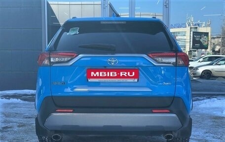 Toyota RAV4, 2021 год, 3 350 000 рублей, 6 фотография