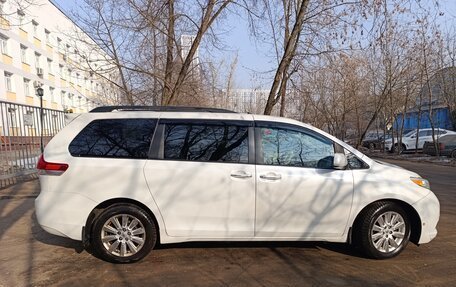 Toyota Sienna III, 2012 год, 2 000 000 рублей, 4 фотография