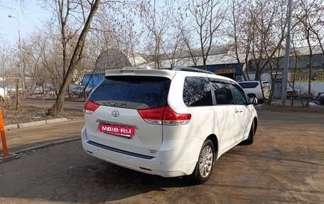 Toyota Sienna III, 2012 год, 2 000 000 рублей, 8 фотография