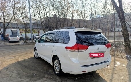 Toyota Sienna III, 2012 год, 2 000 000 рублей, 7 фотография