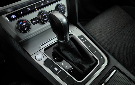 Volkswagen Passat B8 рестайлинг, 2018 год, 1 929 000 рублей, 19 фотография