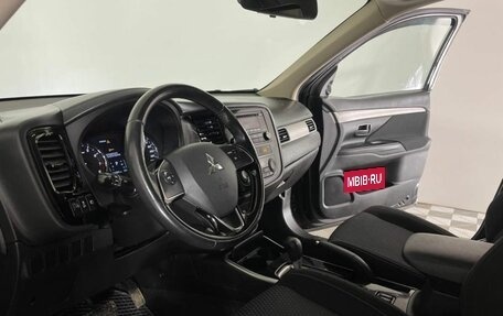 Mitsubishi Outlander III рестайлинг 3, 2018 год, 1 921 000 рублей, 12 фотография