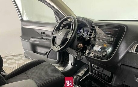 Mitsubishi Outlander III рестайлинг 3, 2018 год, 1 921 000 рублей, 18 фотография