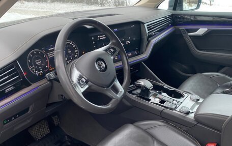 Volkswagen Touareg III, 2019 год, 3 850 000 рублей, 4 фотография