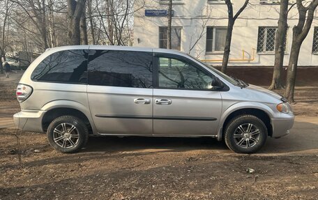 Chrysler Voyager IV, 2002 год, 450 000 рублей, 2 фотография