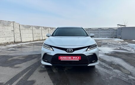 Toyota Camry, 2021 год, 3 250 000 рублей, 4 фотография