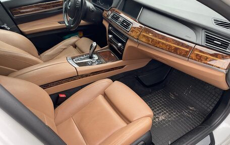 BMW 7 серия, 2013 год, 2 450 000 рублей, 22 фотография