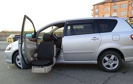 Toyota Ipsum II, 2004 год, 1 350 000 рублей, 2 фотография