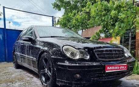 Mercedes-Benz C-Класс, 2006 год, 750 000 рублей, 1 фотография