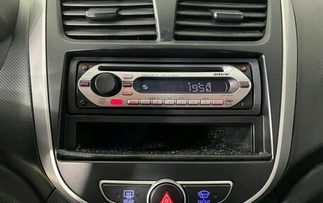 Hyundai Solaris II рестайлинг, 2011 год, 700 000 рублей, 13 фотография