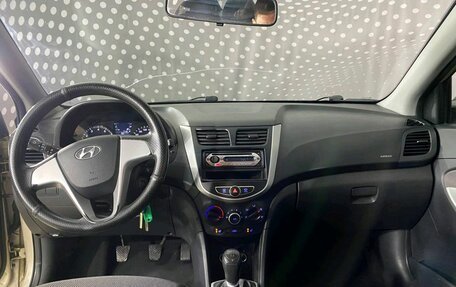 Hyundai Solaris II рестайлинг, 2011 год, 700 000 рублей, 11 фотография