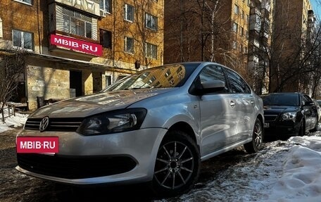 Volkswagen Polo VI (EU Market), 2011 год, 550 000 рублей, 2 фотография